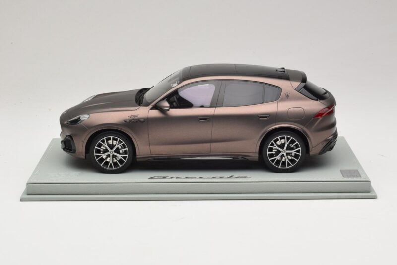 Maserati Grecale Bronz BBR 1:18 P18220FMAS Gyanta