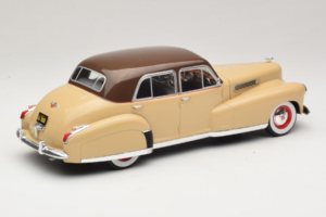 Cadillac Fleetwood Series 60 Special Bézs MCG 1:18 MCG18656 Fém – 2. kép a 6-ből