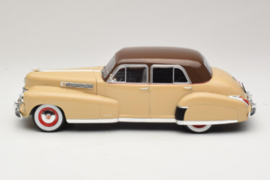 Cadillac Fleetwood Series 60 Special Bézs MCG 1:18 MCG18656 Fém – 3. kép a 6-ből