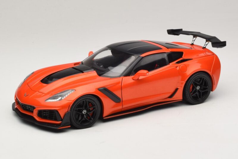 Chevrolet Corvette C7 ZR1 Piros IXO 1:18 U18RDC001-FO Fém