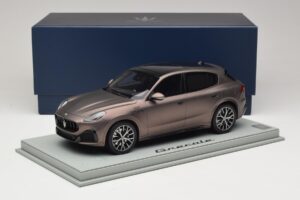 Maserati Grecale Bronz BBR 1:18 P18220FMAS Gyanta – 7. kép a 7-ből