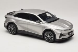 Alpine A390 GT Argent Mercure Otto 1:18 OT1318 Gyanta – 4. kép a 6-ből