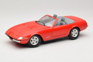 Ferrari 365 GTS/4 Spider Piros Techno Giodi 1:18 40028-P1 Fém