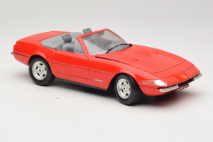Ferrari 365 GTS/4 Spider Piros Techno Giodi 1:18 40028-P1 Fém – 6. kép a 8-ből