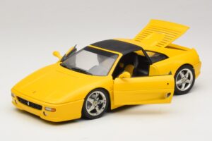 Ferrari F355 Spider Sárga Fekete Tetővel UT Models 1:18 180074030-P4 Fém – 2. kép a 8-ből