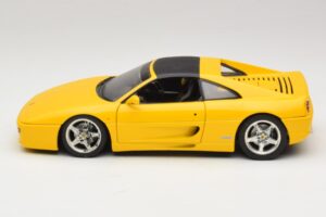Ferrari F355 Spider Sárga Fekete Tetővel UT Models 1:18 180074030-P4 Fém – 4. kép a 8-ből