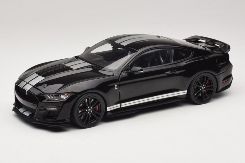Ford Mustang Shelby GT500 S550 Fekete IXO 1:18 U18RDC002-FO Fém