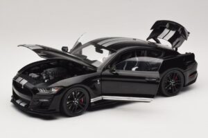 Ford Mustang Shelby GT500 S550 Fekete IXO 1:18 U18RDC002-FO Fém – 2. kép a 8-ből