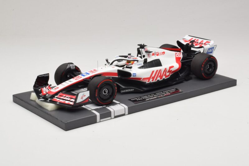 Haas VF-22 K. Magnussen Pole Position Brazilian GP 2022 Minichamps 1:18 117222120 Gyanta