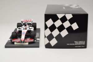 Haas VF-22 K. Magnussen Pole Position Brazilian GP 2022 Minichamps 1:18 117222120 Gyanta – 6. kép a 7-ből