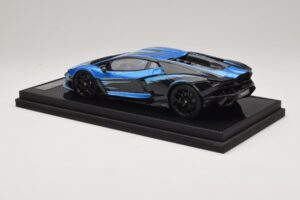 Lamborghini Revuelto Blue Black IVY Merit 1:18 REMC040 Gyanta – 5. kép a 7-ből