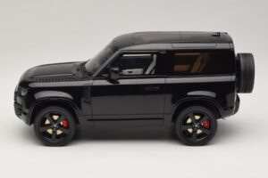 Land Rover Defender 90 L663 P400 X-Dynamic HSE Santorini Black GT Spirit 1:18 GT992 Gyanta – 3. kép a 6-ből