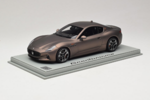 Maserati GranTurismo Trofeo Rame Folgore BBR 1:18 P18240AMAS Gyanta – 2. kép a 7-ből