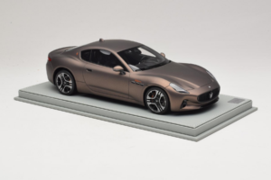 Maserati GranTurismo Trofeo Rame Folgore BBR 1:18 P18240AMAS Gyanta – 4. kép a 7-ből