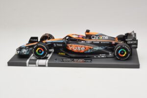 McLaren MCL36 #3 D. Ricciardo Abu Dhabi GP 2022 Minichamps 1:18 537224003 Gyanta – 3. kép a 7-ből