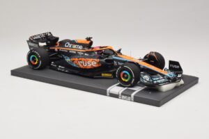McLaren MCL36 #3 D. Ricciardo Abu Dhabi GP 2022 Minichamps 1:18 537224003 Gyanta – 4. kép a 7-ből