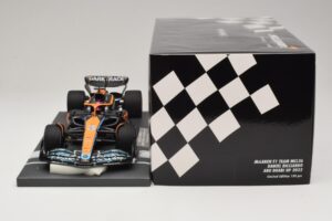 McLaren MCL36 #3 D. Ricciardo Abu Dhabi GP 2022 Minichamps 1:18 537224003 Gyanta – 6. kép a 7-ből
