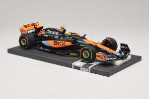 McLaren MCL60 #4 L. Norris 2nd Place Hungarian GP 2023 Minichamps 1:18 537233004 Gyanta – 4. kép a 7-ből
