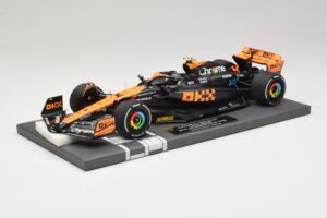 McLaren MCL60 #4 L. Norris 2nd Place Singapore GP 2023 Minichamps 1:18 537233404 Gyanta