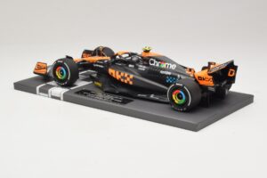 McLaren MCL60 #4 L. Norris 2nd Place Singapore GP 2023 Minichamps 1:18 537233404 Gyanta – 5. kép a 7-ből