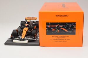 McLaren MCL60 #4 L. Norris 2nd Place Singapore GP 2023 Minichamps 1:18 537233404 Gyanta – 6. kép a 7-ből