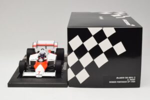 McLaren MP4/2 TAG #7 A. Prost Portuguese GP Winner 1984 Minichamps 1:18 537841807 Gyanta – 6. kép a 7-ből