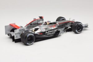 McLaren MP4/21 #3 K. Raikkonen 2006 Minichamps 1:18 530061803 Gyanta – 2. kép a 7-ből