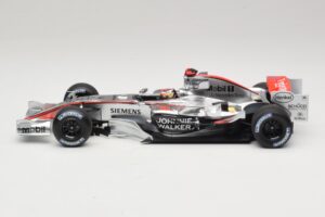 McLaren MP4/21 #3 K. Raikkonen 2006 Minichamps 1:18 530061803 Gyanta – 3. kép a 7-ből