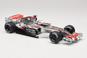 McLaren MP4/21 #3 K. Raikkonen 2006 Minichamps 1:18 530061803 Gyanta – 4. kép a 7-ből