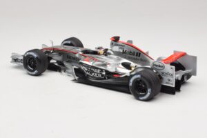 McLaren MP4/21 #3 K. Raikkonen 2006 Minichamps 1:18 530061803 Gyanta – 5. kép a 7-ből