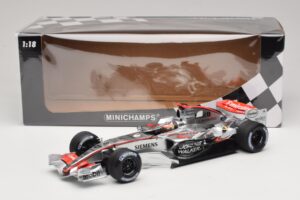 McLaren MP4/21 #3 K. Raikkonen 2006 Minichamps 1:18 530061803 Gyanta – 7. kép a 7-ből