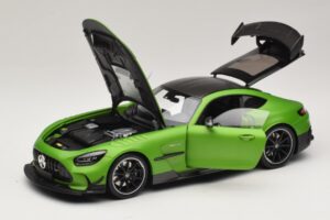 Mercedes AMG GT Black Series C190 Matt Green Metallic Minichamps 1:18 110032022 Fém – 2. kép a 8-ből