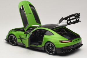 Mercedes AMG GT Black Series C190 Matt Green Metallic Minichamps 1:18 110032022 Fém – 5. kép a 8-ből