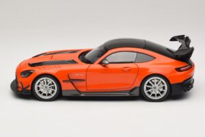 Mercedes AMG GT Black Series C190 Narancssárga Ezüst Felnikkel Minichamps 1:18 110032024 Fém – 4. kép a 8-ből