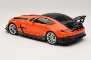 Mercedes AMG GT Black Series C190 Narancssárga Ezüst Felnikkel Minichamps 1:18 110032024 Fém – 7. kép a 8-ből