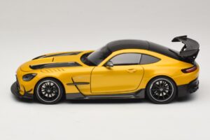 Mercedes AMG GT Black Series C190 Solarbeam Yellow Metallic Minichamps 1:18 110032021 Fém – 4. kép a 8-ből