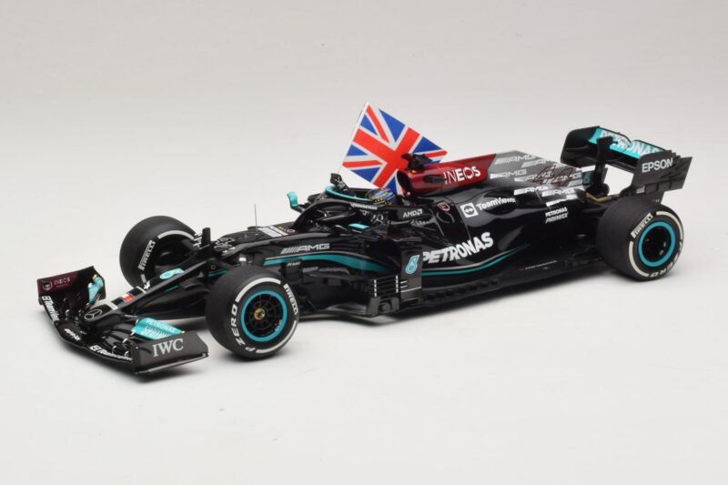Mercedes AMG Petronas W12 E Performance L. Hamilton Winner British GP 2021 Minichamps 1:18 110211144 Gyanta