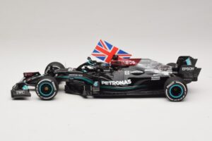 Mercedes AMG Petronas W12 E Performance L. Hamilton Winner British GP 2021 Minichamps 1:18 110211144 Gyanta – 3. kép a 7-ből