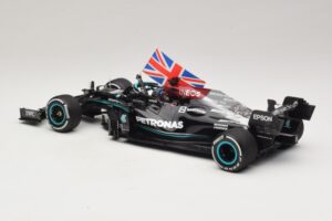 Mercedes AMG Petronas W12 E Performance L. Hamilton Winner British GP 2021 Minichamps 1:18 110211144 Gyanta – 5. kép a 7-ből