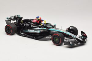 Mercedes AMG Petronas W15 E Performance L. Hamilton Winner British GP 2024 Minichamps 1:18 110241244 Gyanta – 4. kép a 7-ből