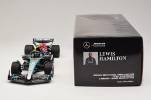 Mercedes AMG Petronas W15 E Performance L. Hamilton Winner British GP 2024 Minichamps 1:18 110241244 Gyanta – 6. kép a 7-ből