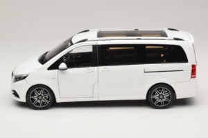 Mercedes V-Class W447 AMG Line Fehér Norev 1:18 183876 Fém – 5. kép a 8-ből
