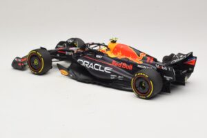 Oracle Red Bull Racing RB19 S. Perez Abu Dhabi GP 2023 Minichamps 1:18 110232311 Gyanta – 5. kép a 7-ből