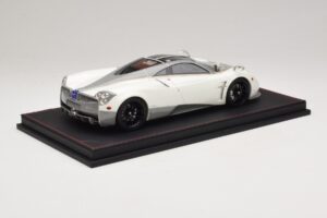 Pagani Huayra Luminous Green AB 1:18 REMC041 Gyanta – 3. kép a 7-ből