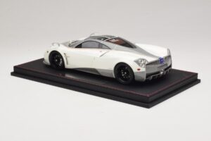 Pagani Huayra Luminous Green AB 1:18 REMC041 Gyanta – 5. kép a 7-ből