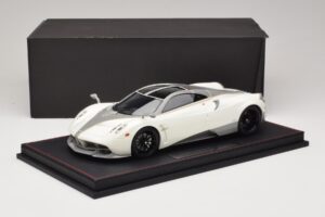 Pagani Huayra Luminous Green AB 1:18 REMC041 Gyanta – 7. kép a 7-ből