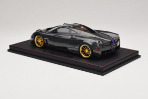 Pagani Huayra Starry Night Sky AB 1:18 REMC039 Gyanta – 5. kép a 7-ből