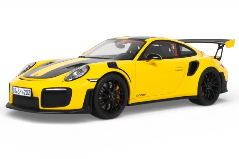 Porsche 911 GT2 RS 991.2 Nurburgring Lap Record Sárga GT Spirit 1:18 GT972 Gyanta
