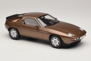 Porsche 928 S Tobacco Metallic GT Spirit 1:18 GT1005 Gyanta – 4. kép a 6-ből