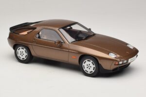 Porsche 928 S Tobacco Metallic GT Spirit 1:18 GT1005 Gyanta – 4. kép a 6-ből